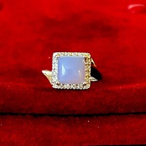 14k white gold rare chalcedony diamond ring. Size 5